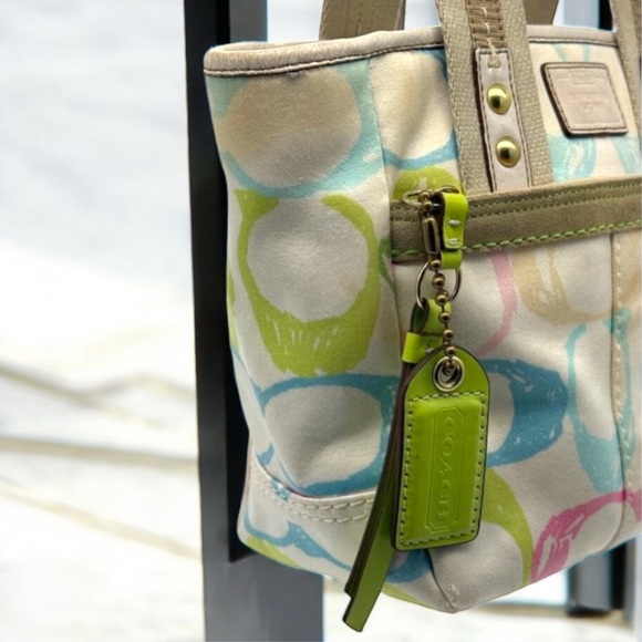 Coach Hampton Pastel Signature Scribble Hand Bag - Picture 5 of 11